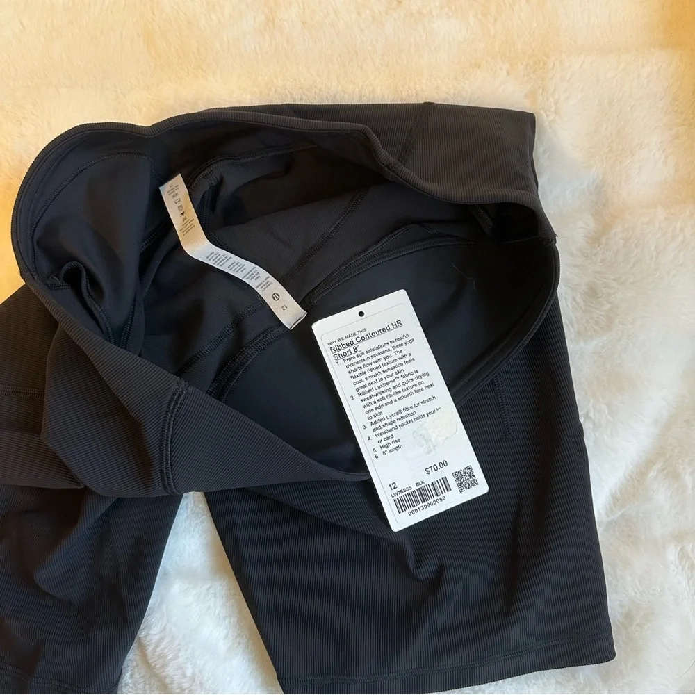 Lululemon Ribbed Countoured Shorts - Picture 9 of 9